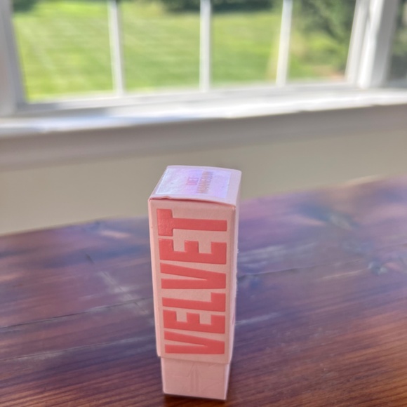 DIET MANNEQUIN- Soft Peachy Nude Jeffrey Star New in Box Velvet Trap Lipstick - Picture 5 of 7